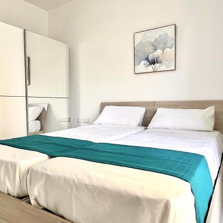 Condo With Patio Overlooking Piazza Gzira ภายนอก รูปภาพ