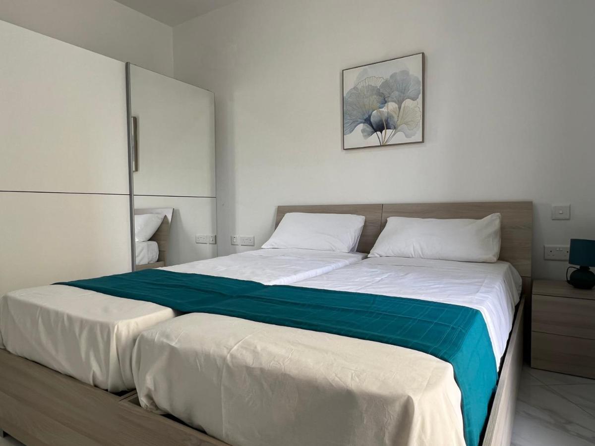 Condo With Patio Overlooking Piazza Gzira ภายนอก รูปภาพ