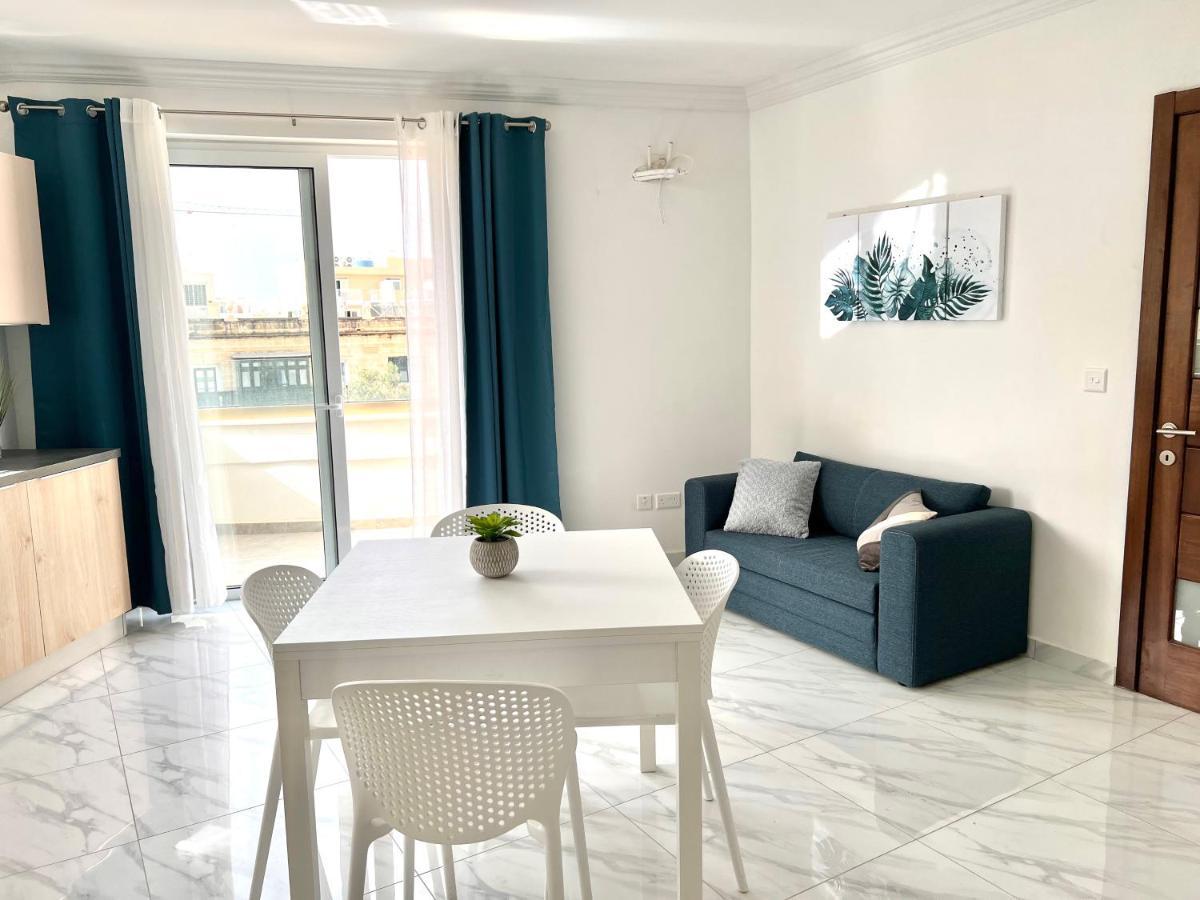 Condo With Patio Overlooking Piazza Gzira ภายนอก รูปภาพ
